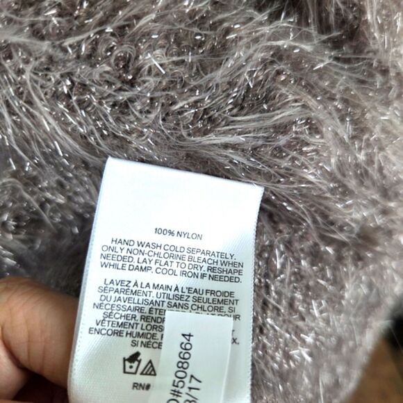 Women's Express NWT Cold Shoulder Brown Fuzzy Big Sleeve Sweater Size Large - Picture 6 of 8